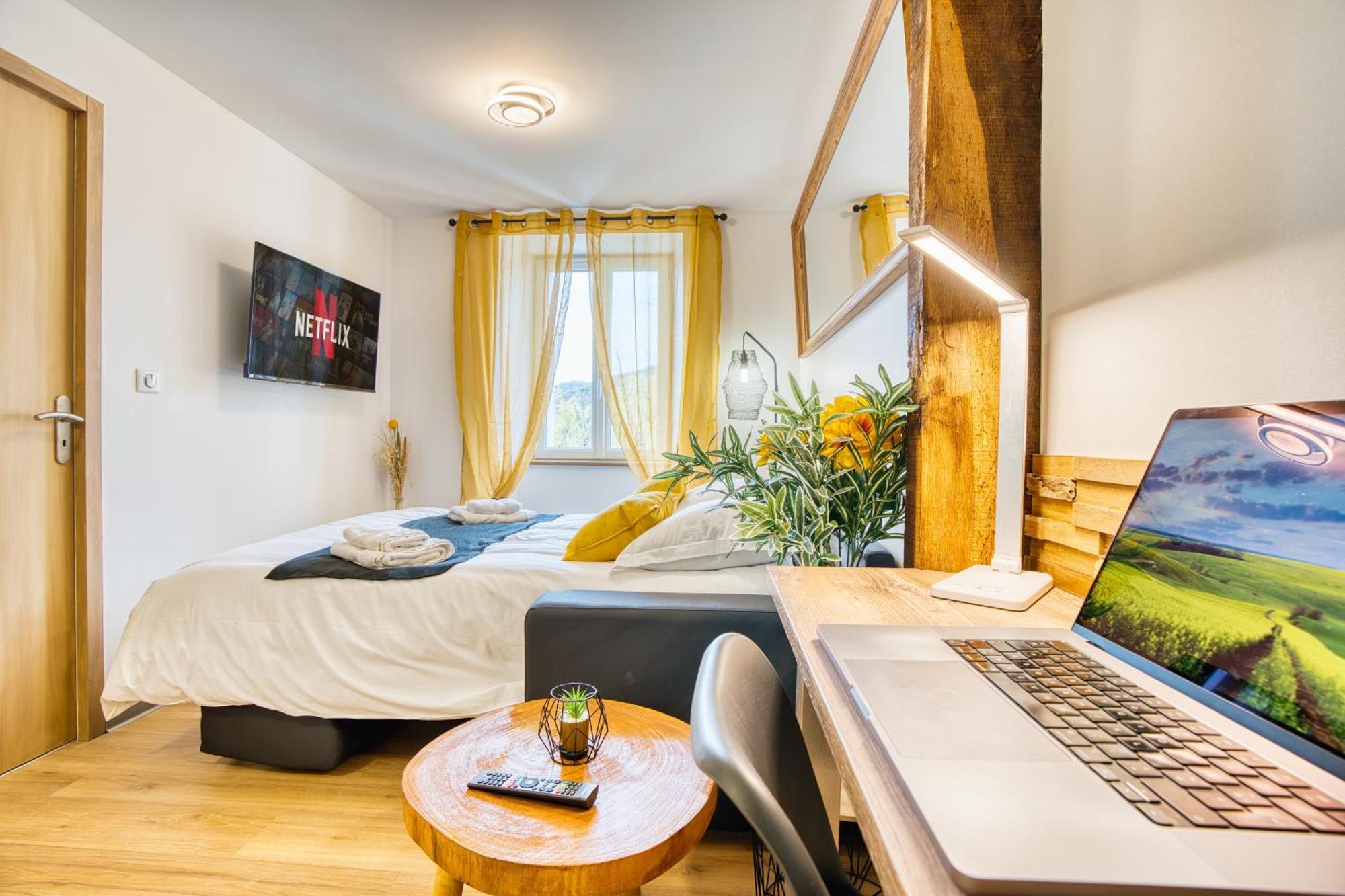 Les Hourtous Netflix Wi-Fi Fibre Terasse 4 Pers Apartment Banassac Exterior photo